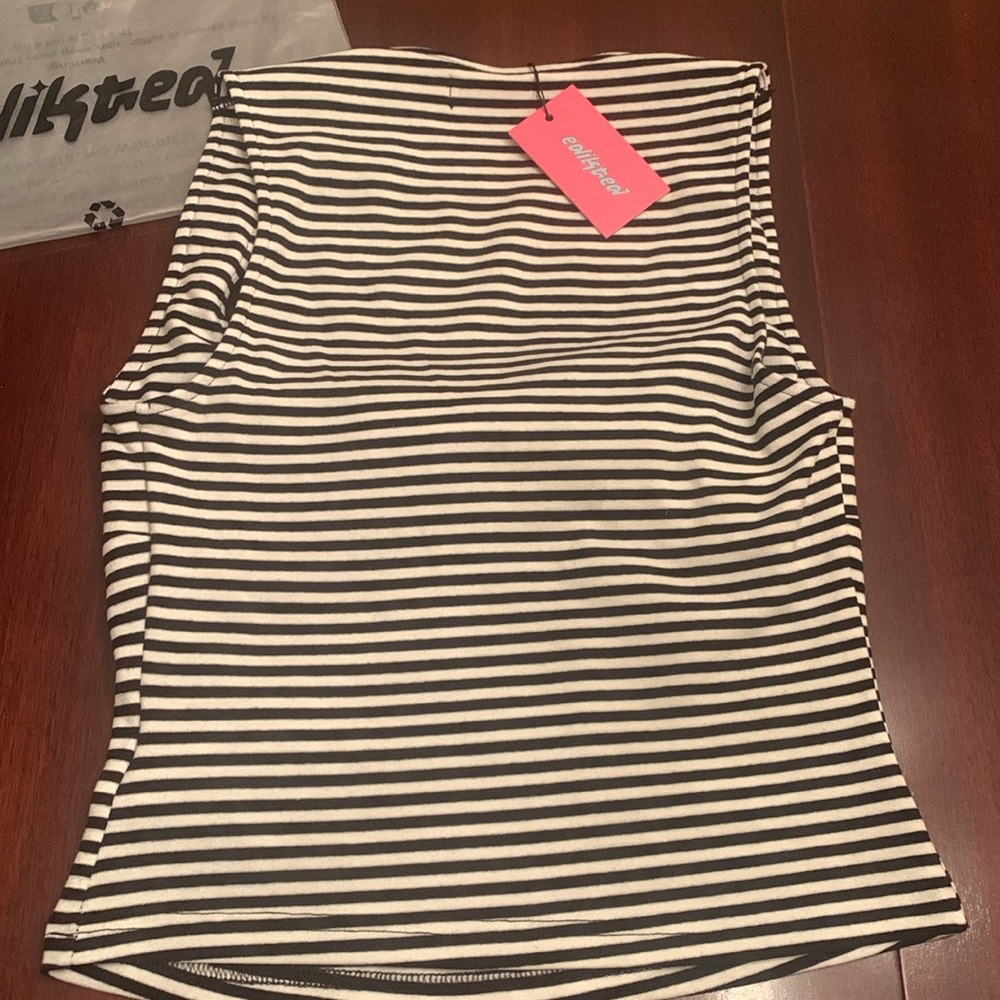 Edikted Black & White Stripped Too. Size Medium. - Picture 4 of 5
